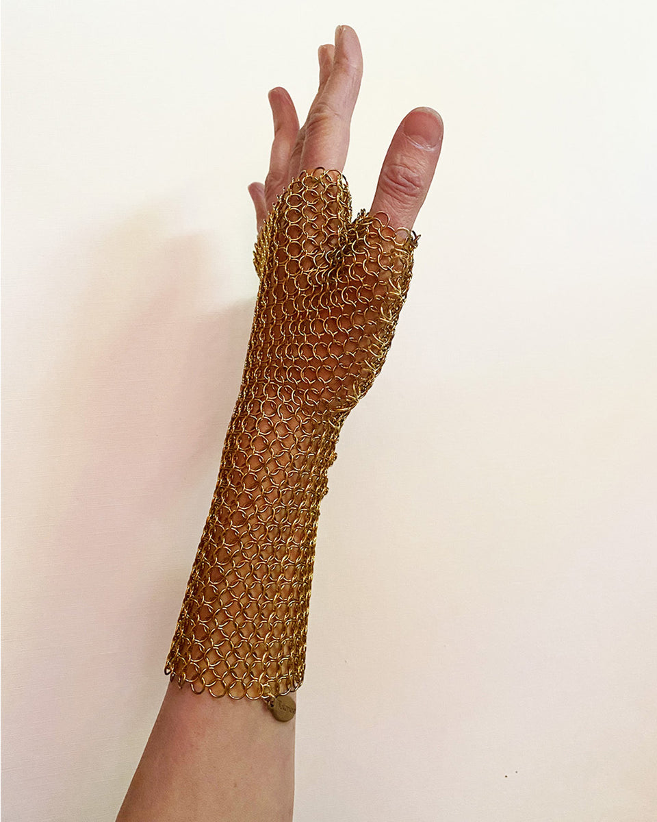 What is this chain mail partial glove? : r/whatisthisthing